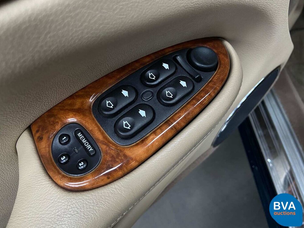 Jaguar XJ8 3.2 V8 237 PS X308 2000.