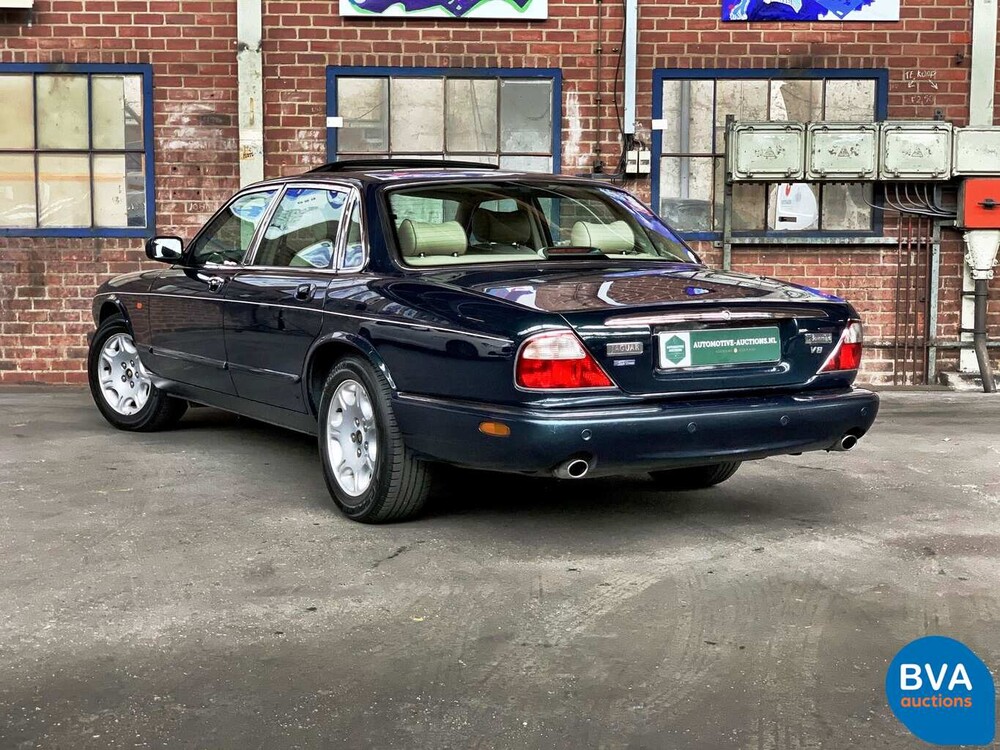 Jaguar XJ8 3.2 V8 237 PS X308 2000.