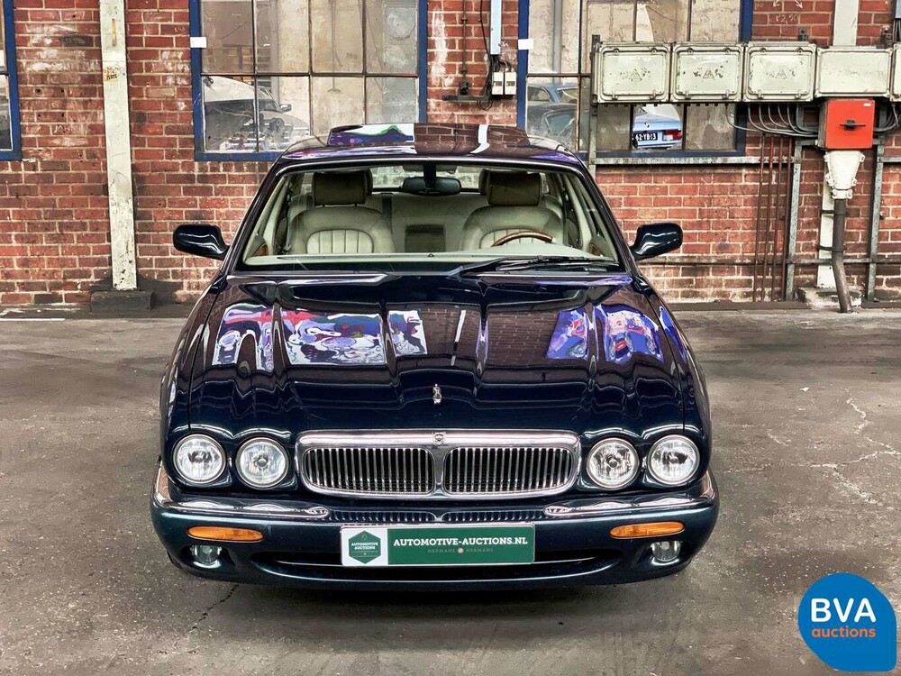 Jaguar XJ8 3.2 V8 237 PS X308 2000.