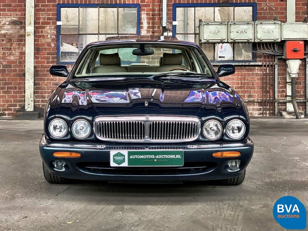 Jaguar XJ8 3.2 V8 237 PS X308 2000.