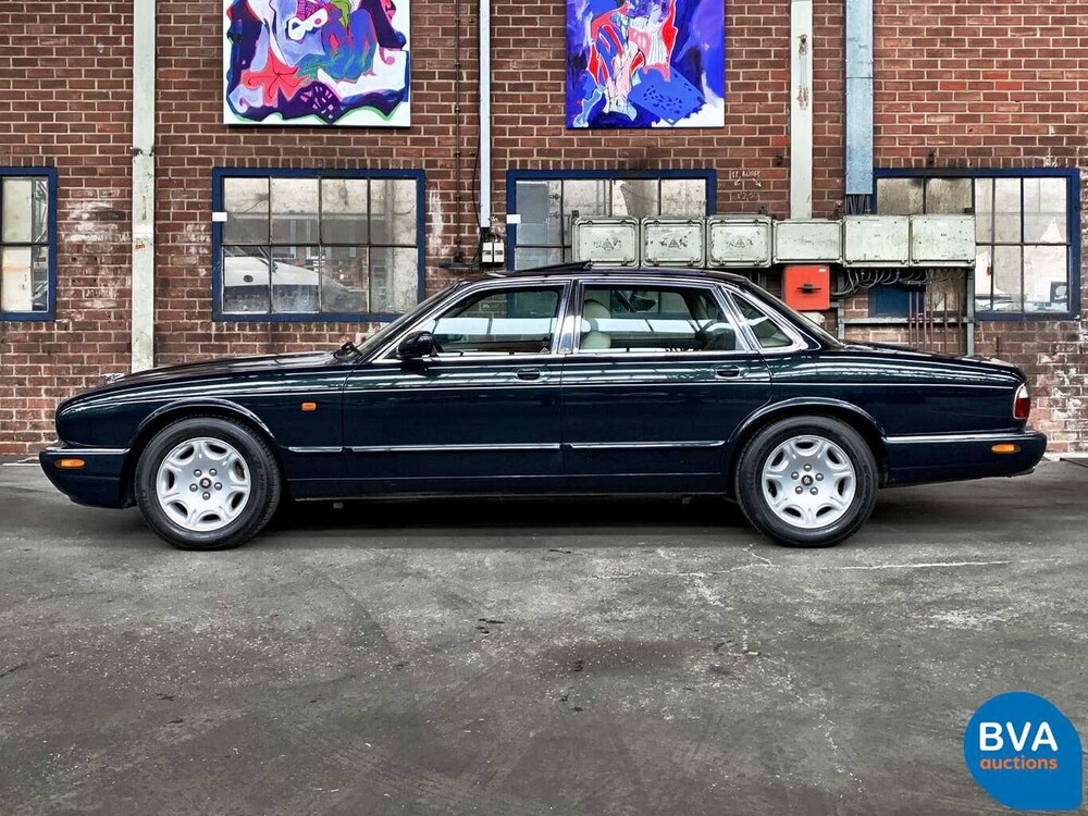 Jaguar XJ8 3.2 V8 237 PS X308 2000.