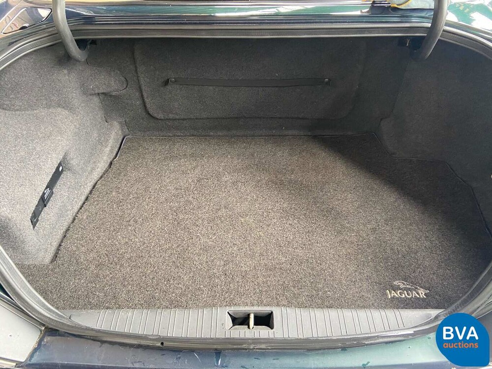 Jaguar XJ8 3.2 V8 237 PS X308 2000.