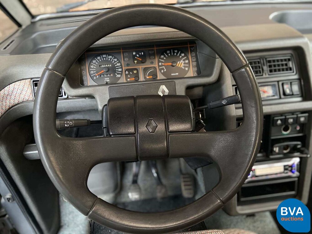 Renault Espace 2.0 J11 Phase I J11 107pk 1986, 82-RGL-3