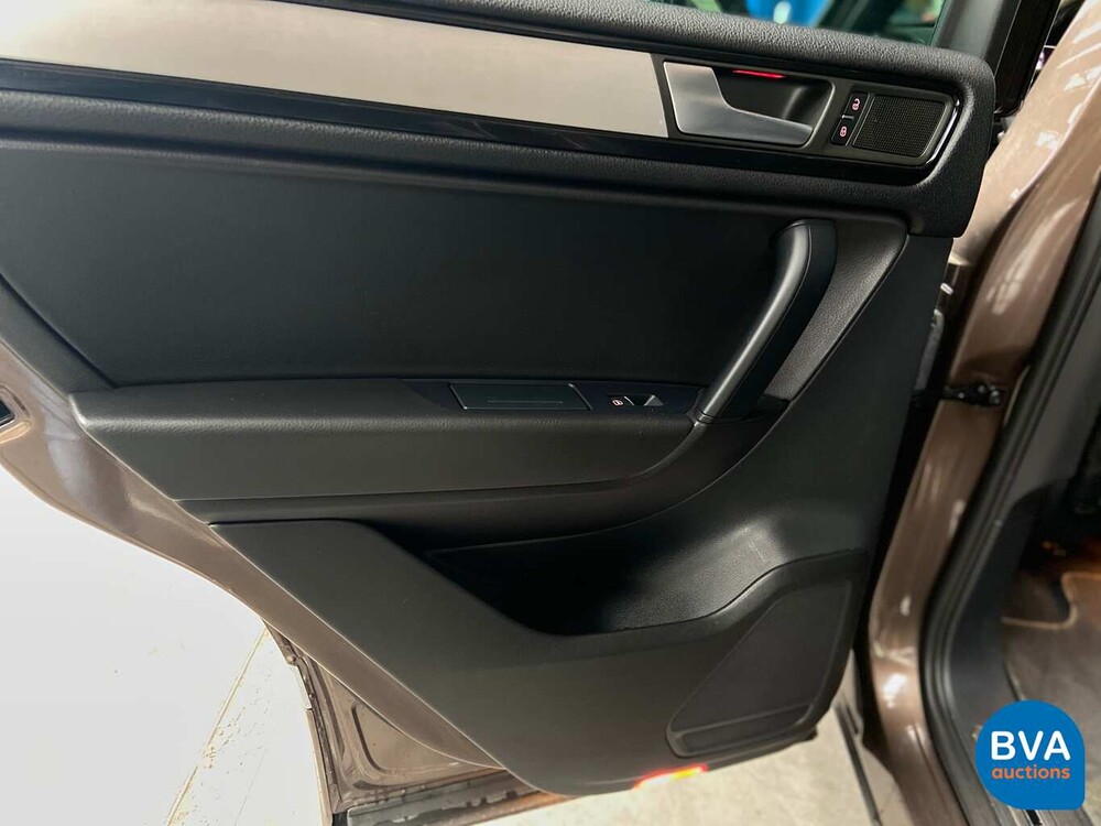 Volkswagen Touareg 3.0 TDI Highline 245pk 2011, 72-SLR-6