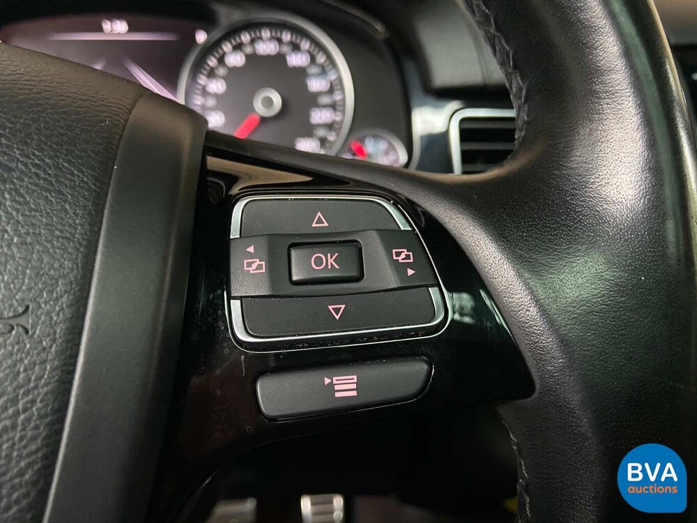 Volkswagen Touareg 3.0 TDI Highline 245pk 2011, 72-SLR-6