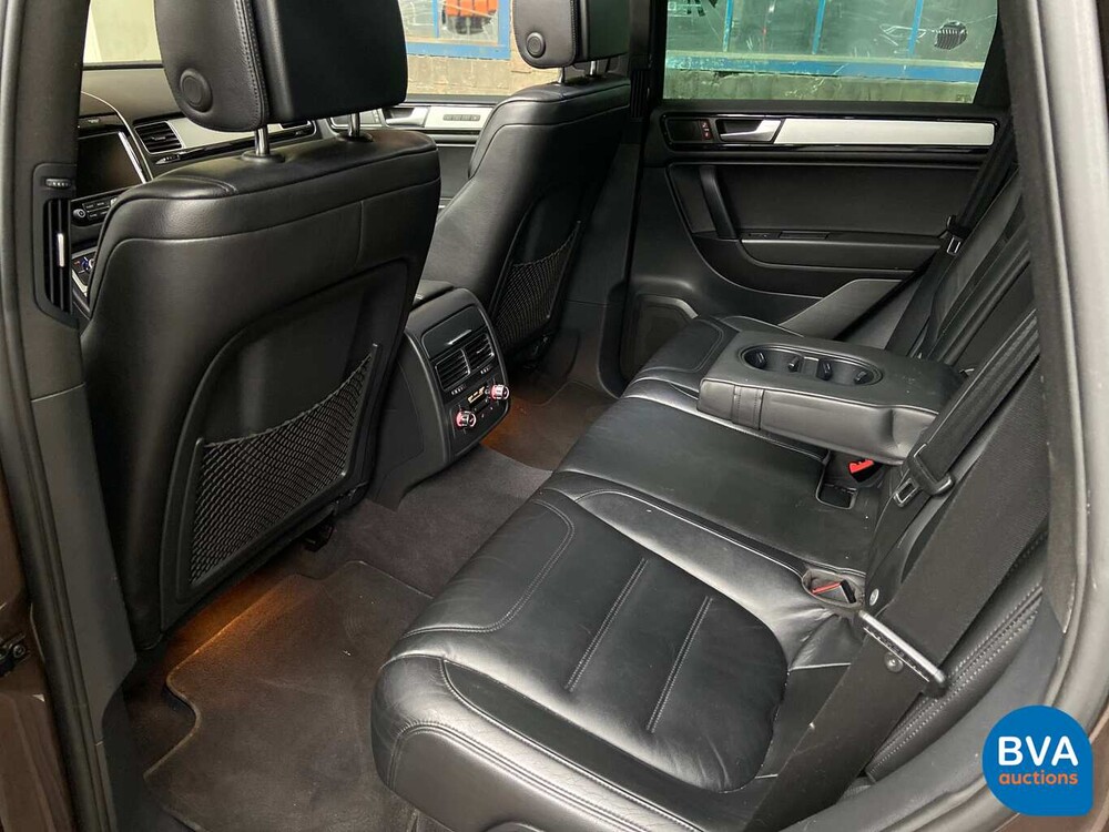 Volkswagen Touareg 3.0 TDI Highline 245pk 2011, 72-SLR-6