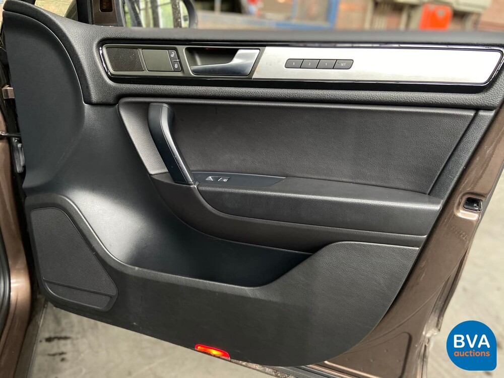 Volkswagen Touareg 3.0 TDI Highline 245pk 2011, 72-SLR-6