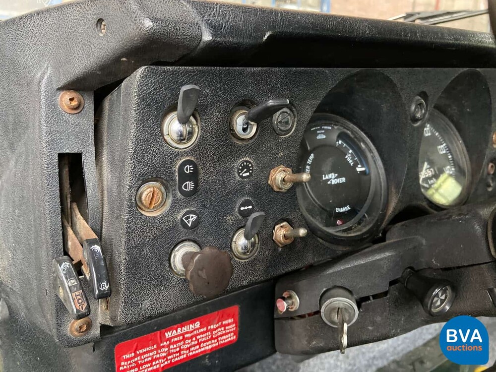 Land Rover Defender 88 Metal Top Series 3 Pick-Up 1979 LHD, 12-RB-17
