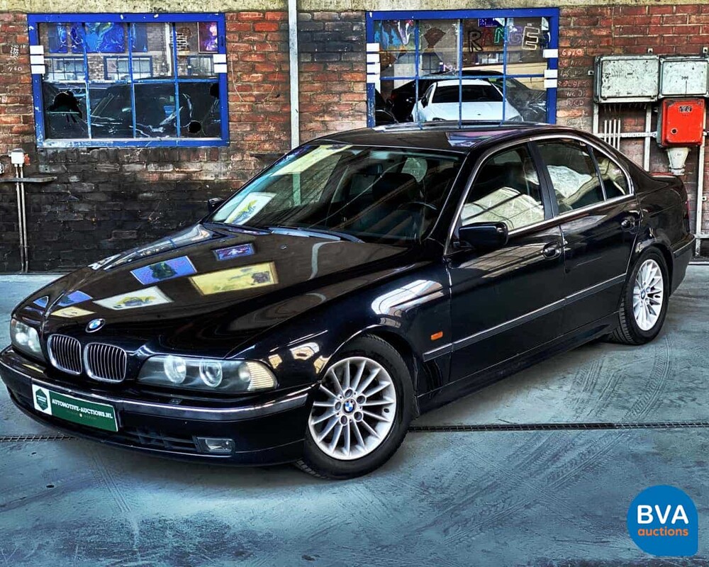 BMW 540i E39 4.4 V8 286pk -Handgeschakeld- 1999, 75-XV-DJ