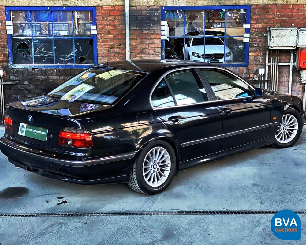 BMW 540i E39 4.4 V8 286pk -Handgeschakeld- 1999, 75-XV-DJ