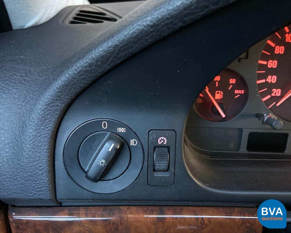 BMW 540i E39 4.4 V8 286pk -Handgeschakeld- 1999, 75-XV-DJ