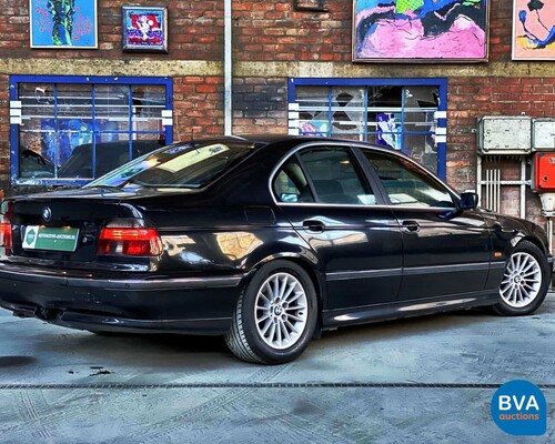 BMW 540i E39 4.4 V8 286pk -Handgeschakeld- 1999, 75-XV-DJ