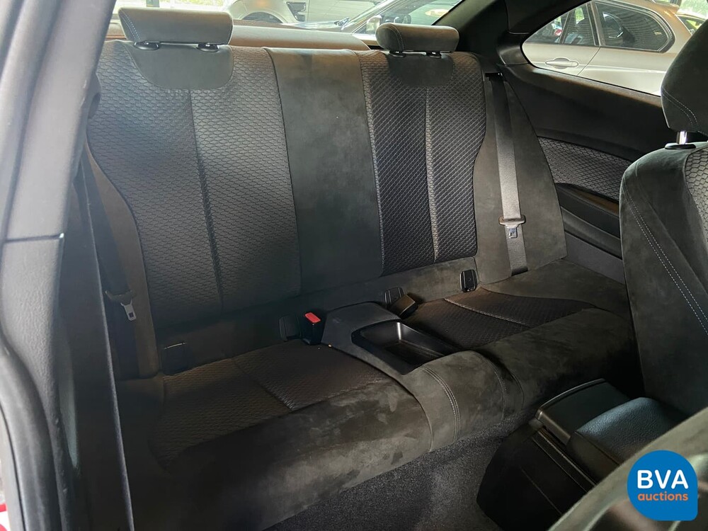 BMW M235i Coupé M-Performance -Handgeschakeld!- 326pk 2014, HG-019-V