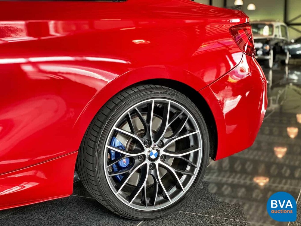 BMW M235i Coupé M-Performance -Handgeschakeld!- 326pk 2014, HG-019-V