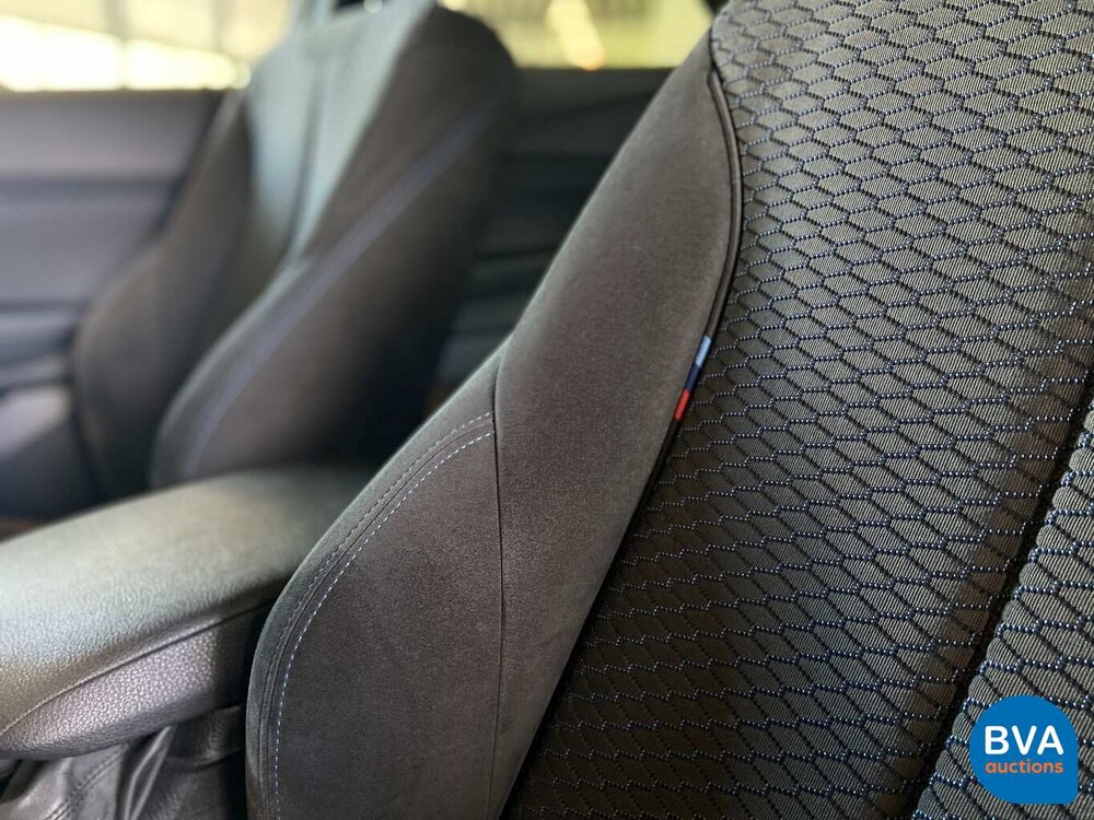 BMW M235i Coupé M-Performance -Handgeschakeld!- 326pk 2014, HG-019-V