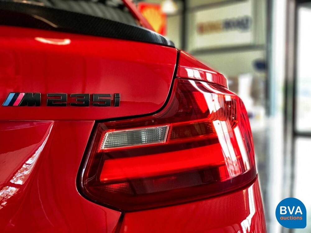 BMW M235i Coupé M-Performance -Handgeschakeld!- 326pk 2014, HG-019-V