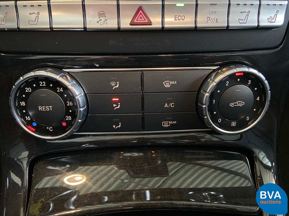 Mercedes-Benz SLK55 AMG 5.5 V8 421pk 2013, TP-585-N