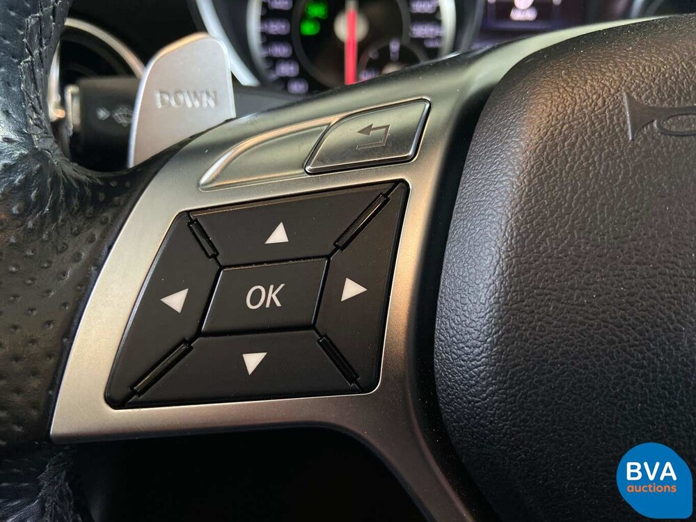 Mercedes-Benz SLK55 AMG 5.5 V8 421pk 2013, TP-585-N