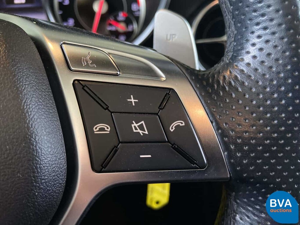 Mercedes-Benz SLK55 AMG 5.5 V8 421pk 2013, TP-585-N