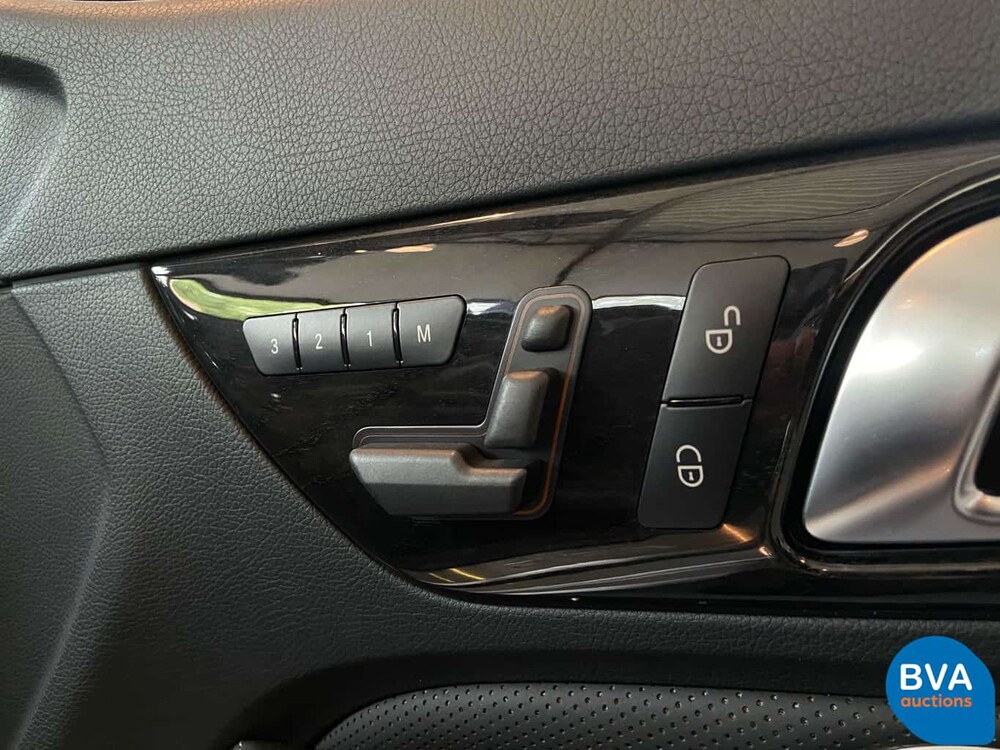 Mercedes-Benz SLK55 AMG 5.5 V8 421pk 2013, TP-585-N