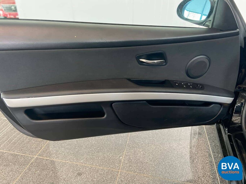 BMW 320i Cabriolet 170pk 3-serie E93 2007, 07-XS-JV