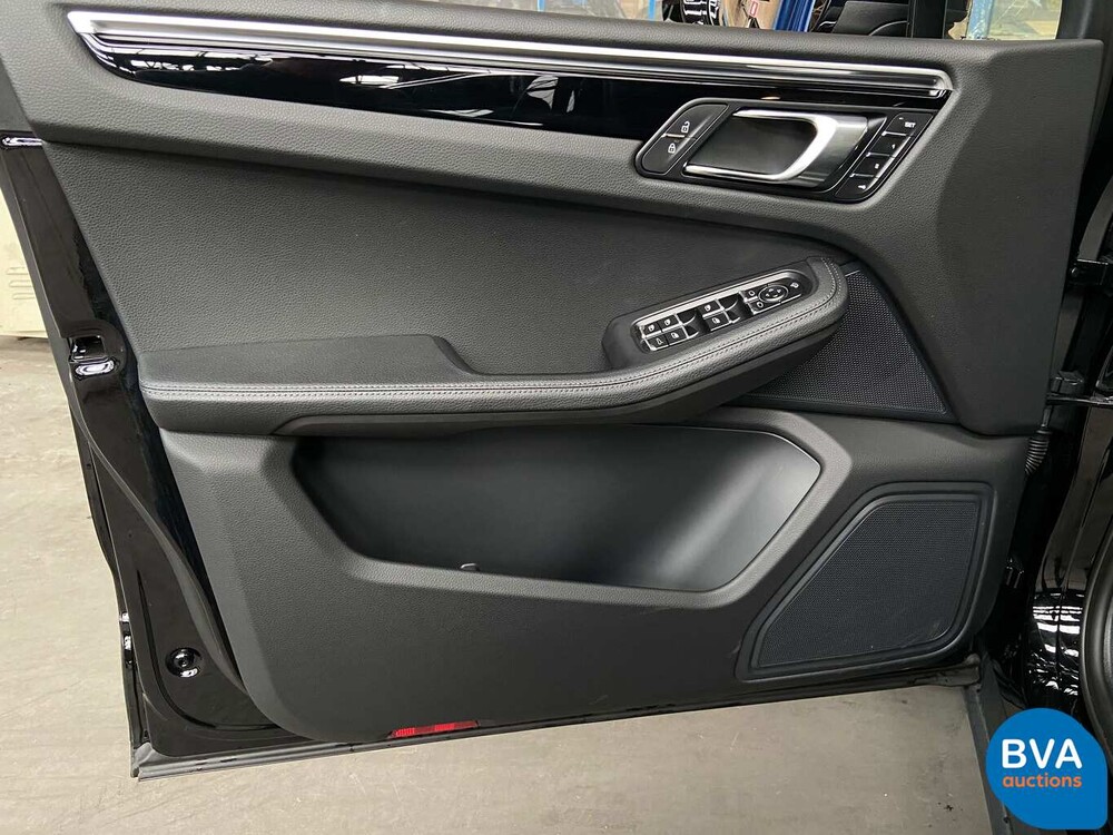 Porsche Macan 3.0 S 354hp V6 Petrol NW-Model -Warranty- 2020.