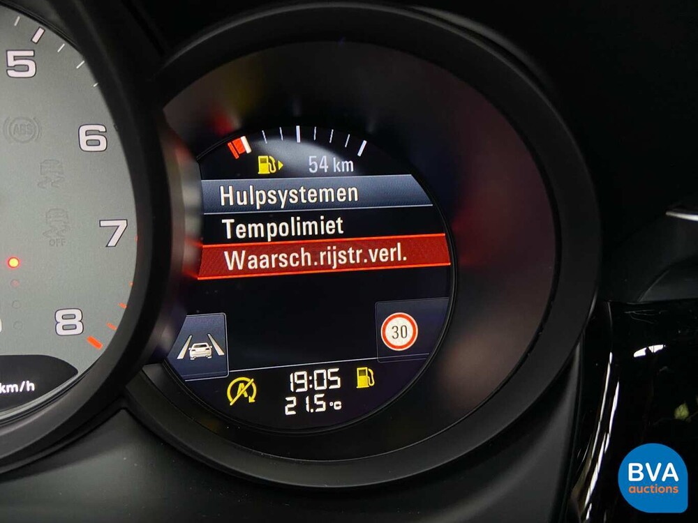 Porsche Macan 3.0 S 354hp V6 Petrol NW-Model -Warranty- 2020.