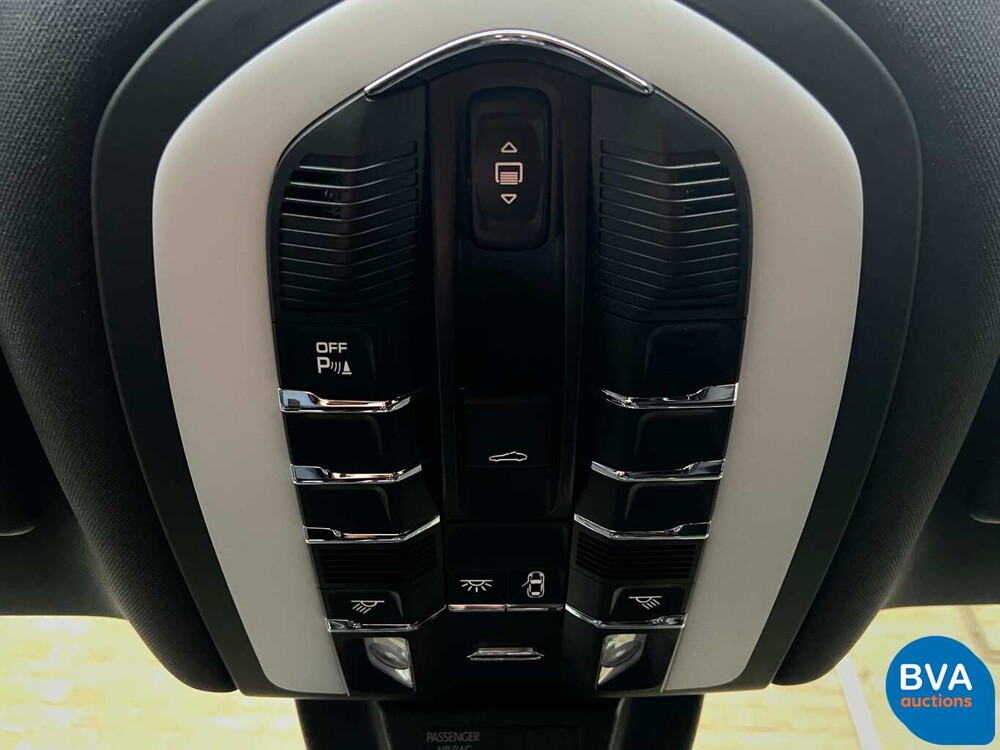 Porsche Macan 3.0 S 354hp V6 Petrol NW-Model -Warranty- 2020.