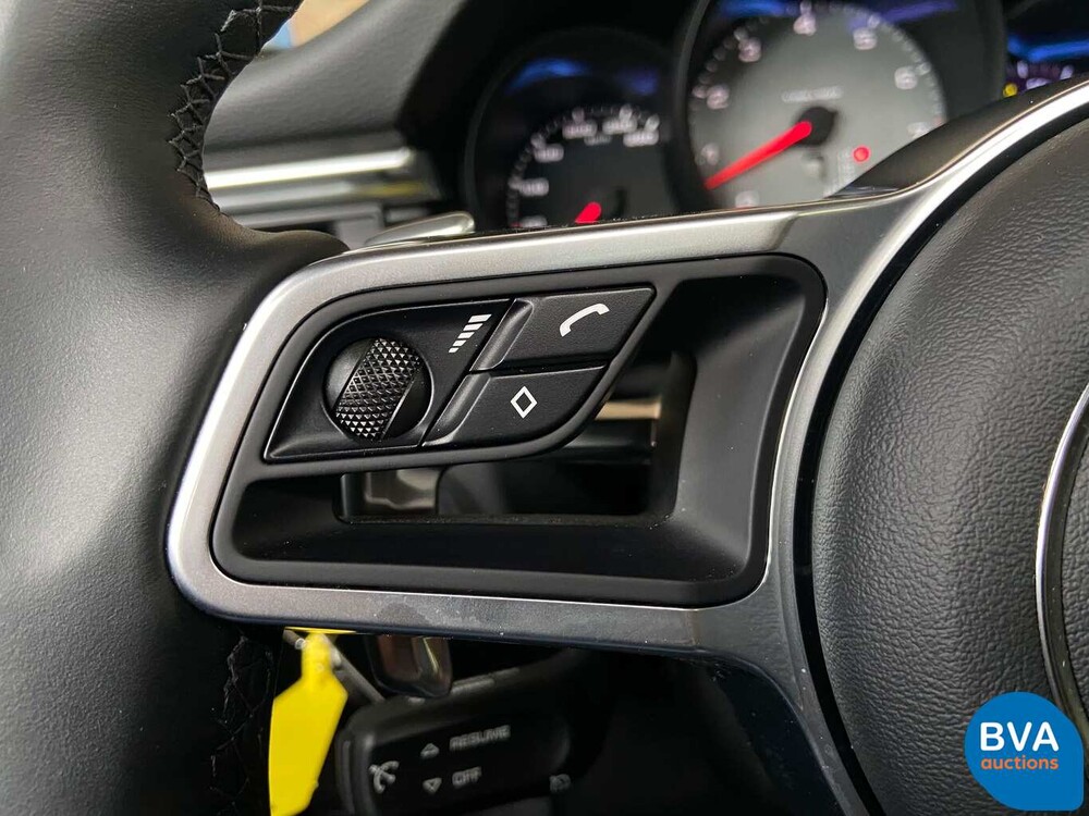 Porsche Macan 3.0 S 354hp V6 Petrol NW-Model -Warranty- 2020.