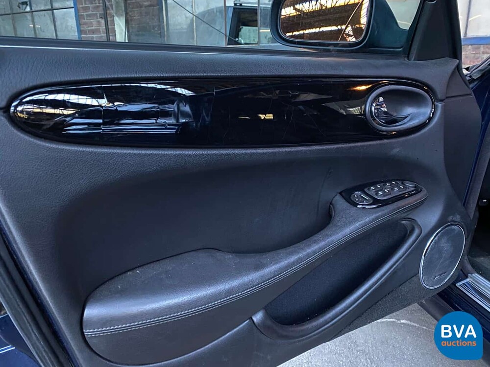 Jaguar XJR Arden 4.0 Aufgeladen 4.0 V8 363 PS 2000, 75-JF-SF.