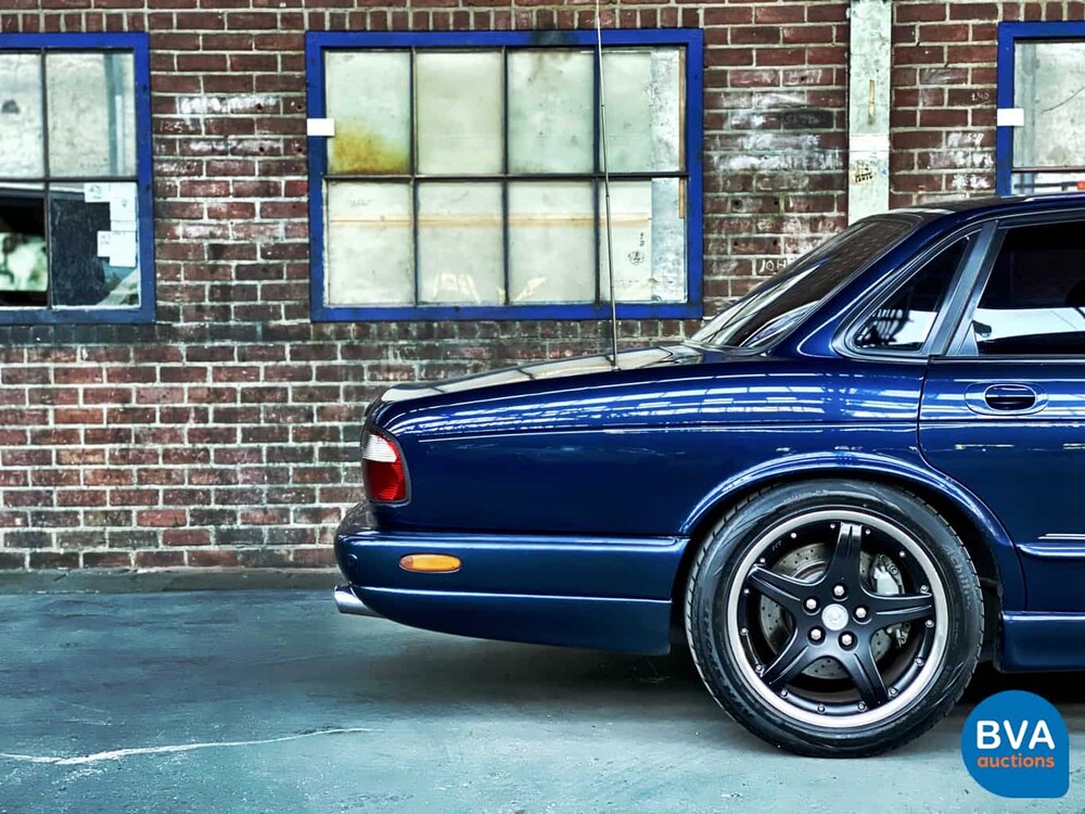 Jaguar XJR Arden 4.0 Aufgeladen 4.0 V8 363 PS 2000, 75-JF-SF.