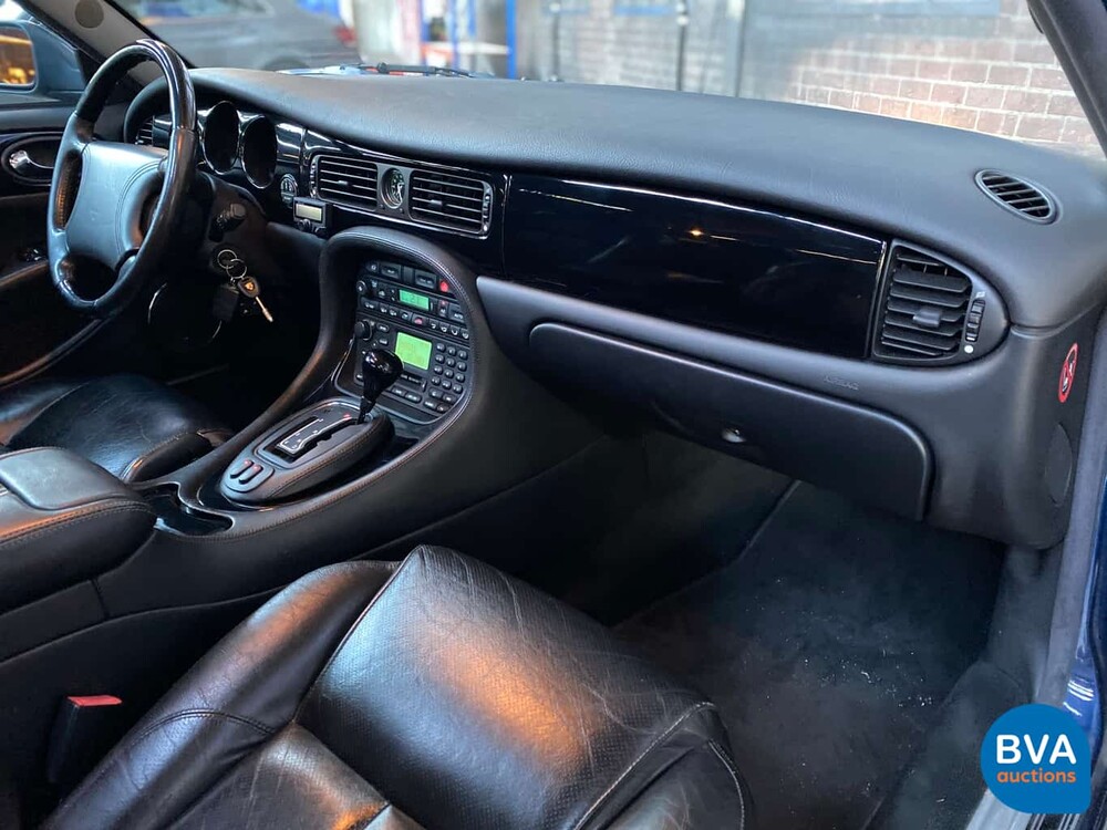 Jaguar XJR Arden 4.0 Aufgeladen 4.0 V8 363 PS 2000, 75-JF-SF.