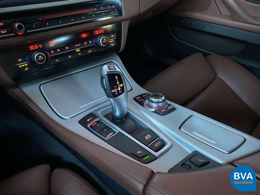 BMW 520i Sedan 184hp 2013, 1-SLH-73.