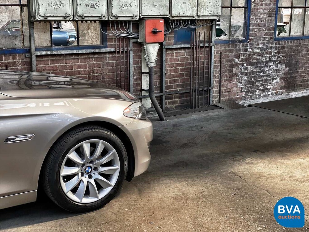 BMW 520i Sedan 184hp 2013, 1-SLH-73.