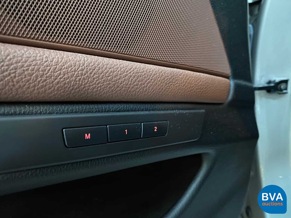 BMW 520i Sedan 184hp 2013, 1-SLH-73.