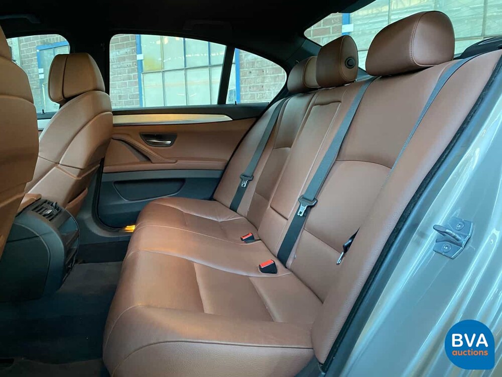 BMW 520i Sedan 184hp 2013, 1-SLH-73.
