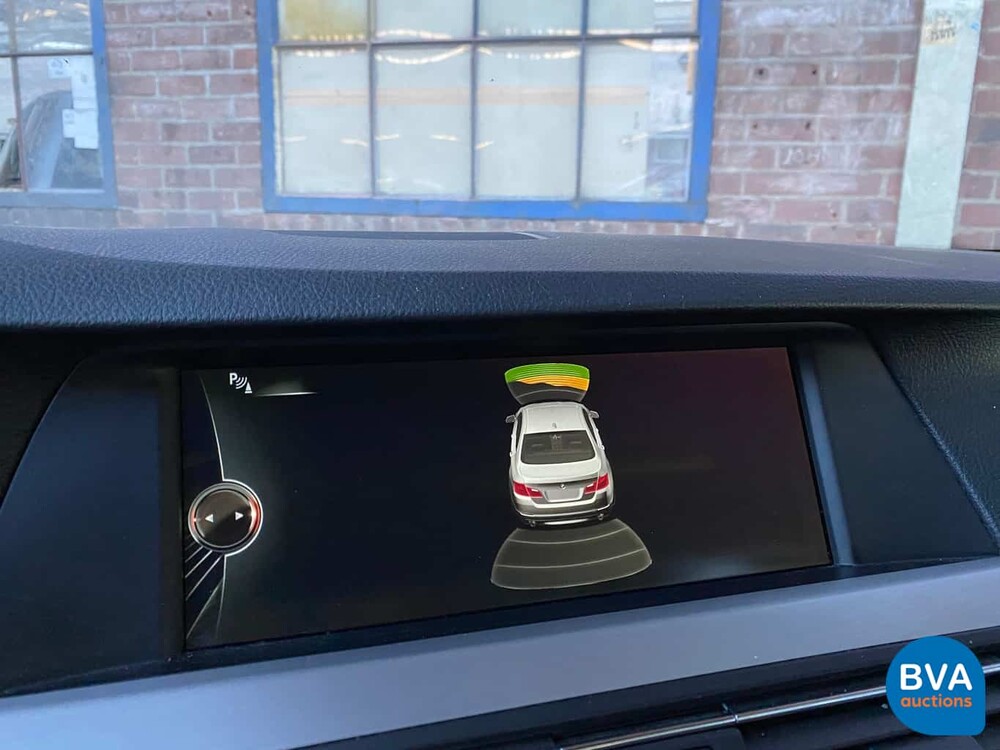 BMW 520i Sedan 184hp 2013, 1-SLH-73.