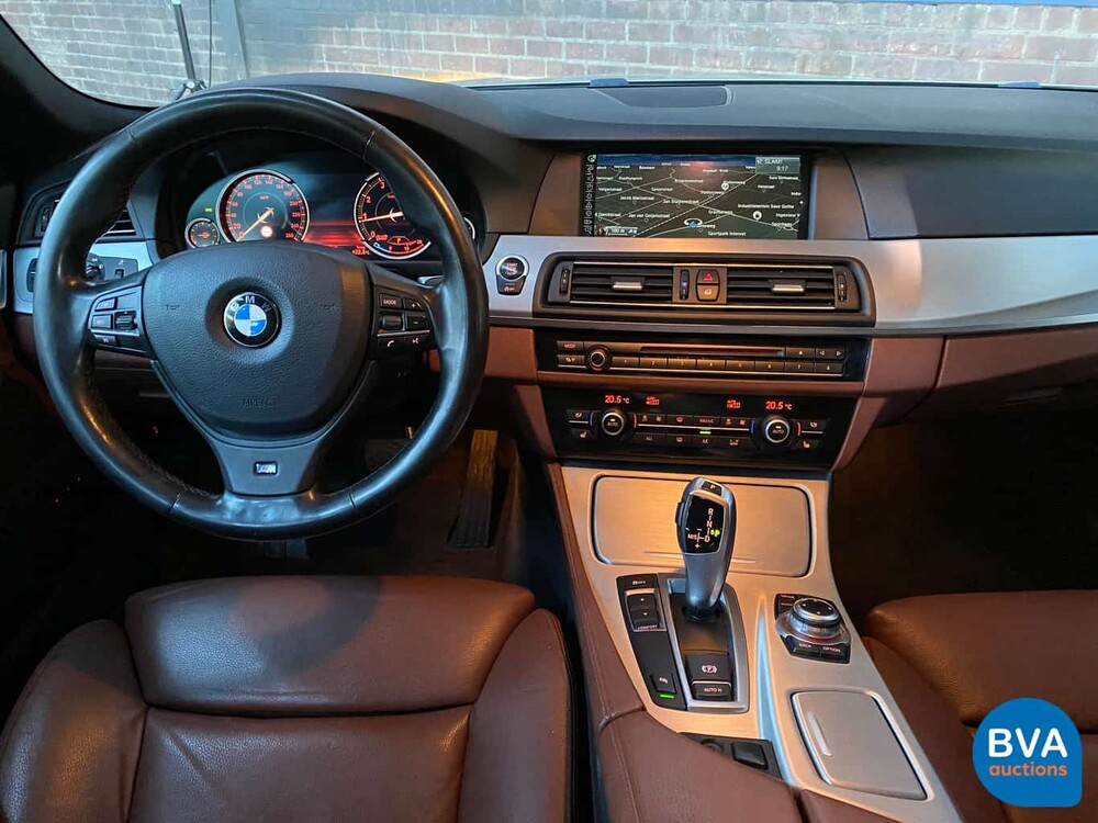 BMW 520i Sedan 184hp 2013, 1-SLH-73.