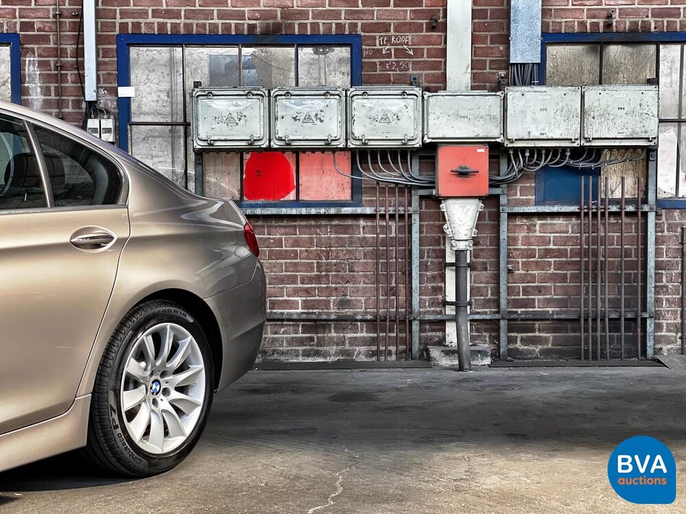 BMW 520i Sedan 184hp 2013, 1-SLH-73.