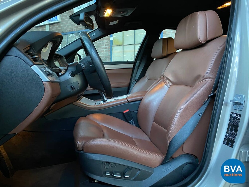 BMW 520i Sedan 184hp 2013, 1-SLH-73.