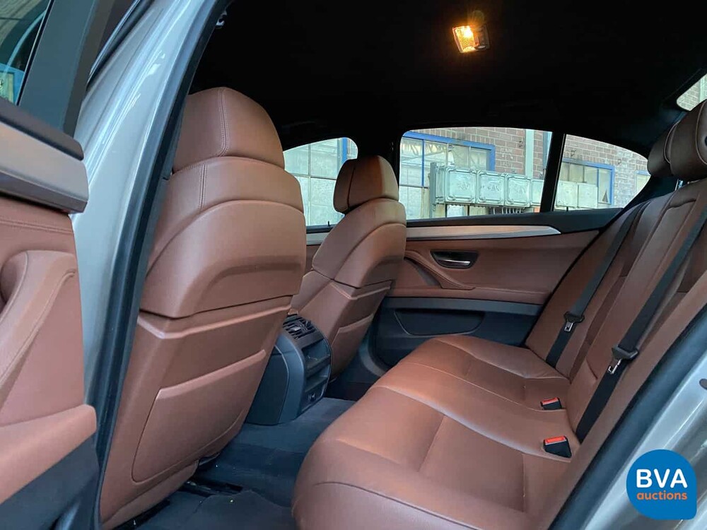 BMW 520i Sedan 184hp 2013, 1-SLH-73.