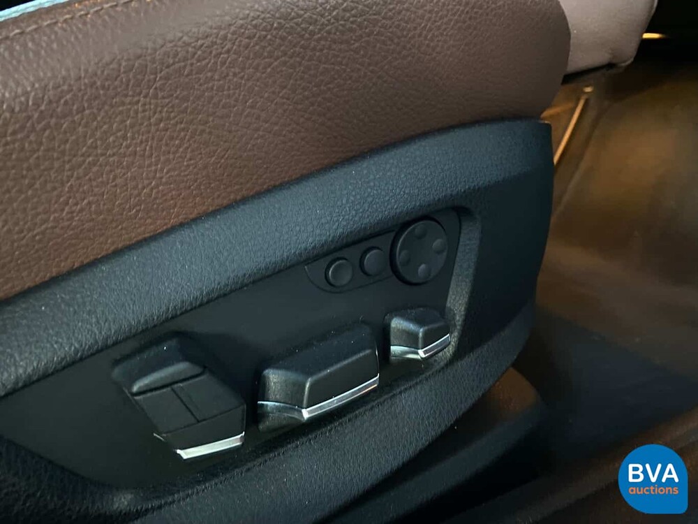 BMW 520i Sedan 184hp 2013, 1-SLH-73.