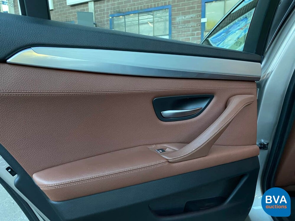 BMW 520i Sedan 184hp 2013, 1-SLH-73.