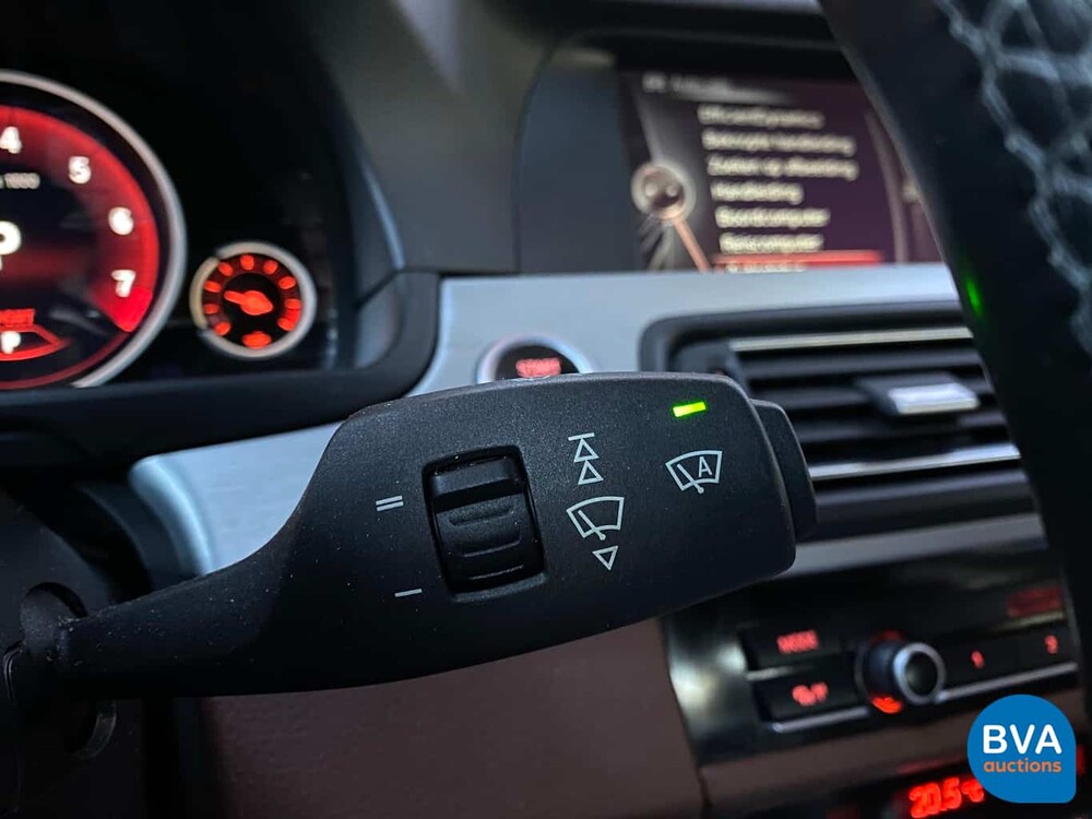 BMW 520i Sedan 184hp 2013, 1-SLH-73.