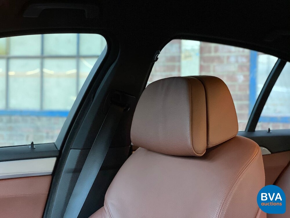 BMW 520i Sedan 184hp 2013, 1-SLH-73.