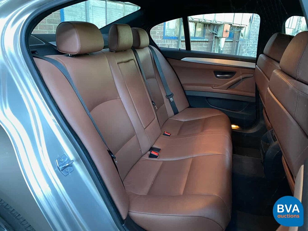 BMW 520i Sedan 184hp 2013, 1-SLH-73.