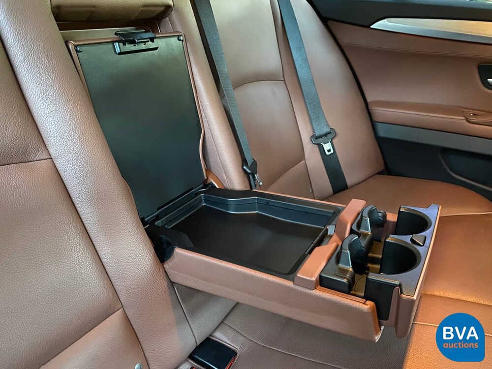 BMW 520i Sedan 184hp 2013, 1-SLH-73.