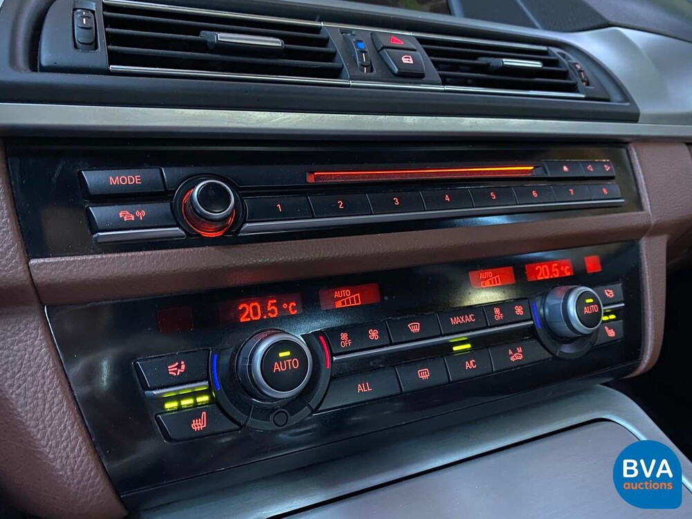 BMW 520i Sedan 184hp 2013, 1-SLH-73.