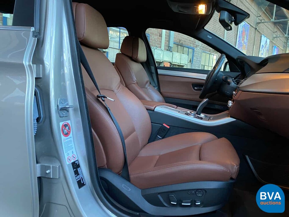 BMW 520i Sedan 184hp 2013, 1-SLH-73.