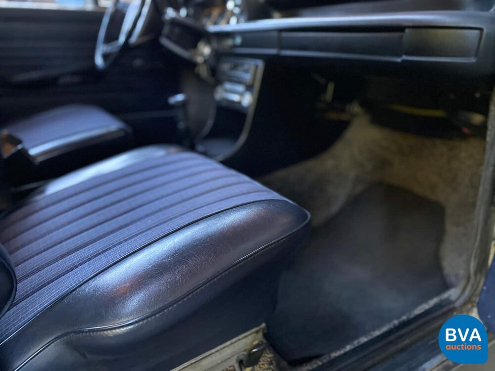 BMW 1802 Touring -Original NL- 1974, 97-AP-14.